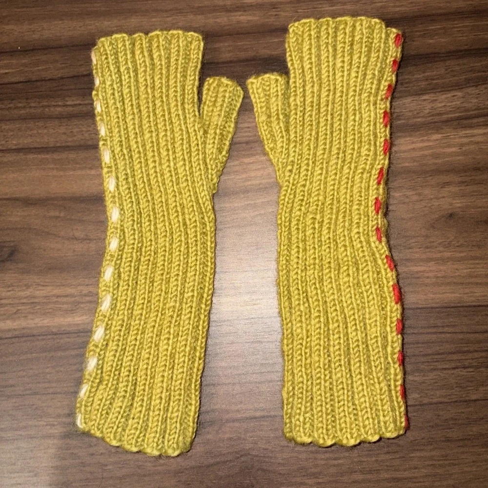 Tara 100% Handspun Wool Hand Warmer Fingerless Mitten Arm Sleeves Nepal Green